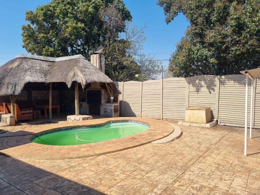 4 Bedroom Property for Sale in Sunnyridge Gauteng