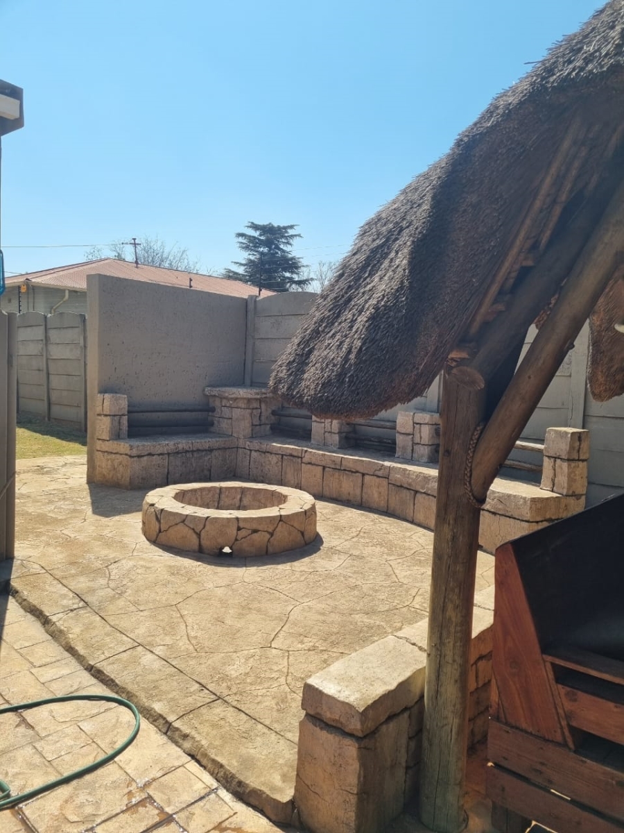 4 Bedroom Property for Sale in Sunnyridge Gauteng