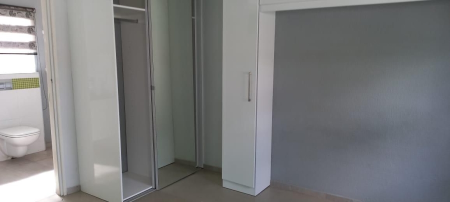 1 Bedroom Property for Sale in Ormonde Gauteng