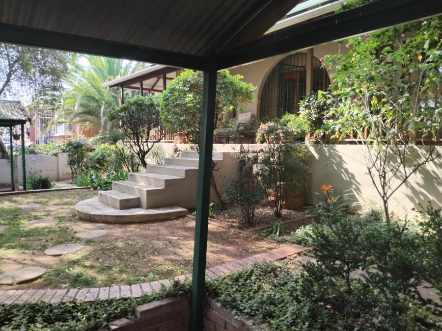 6 Bedroom Property for Sale in Kensington Gauteng