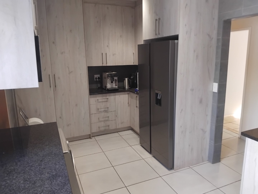 3 Bedroom Property for Sale in Woodmere Gauteng