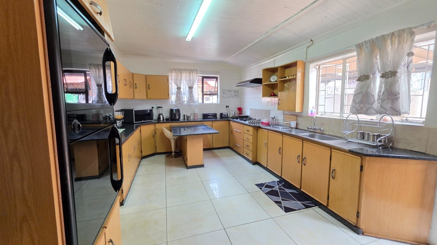 4 Bedroom Property for Sale in Laudium Gauteng