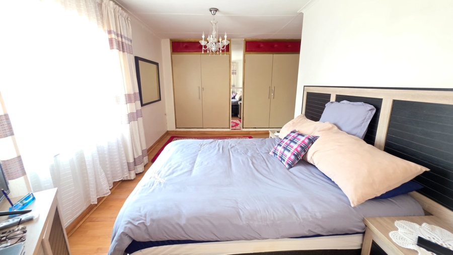 4 Bedroom Property for Sale in Laudium Gauteng