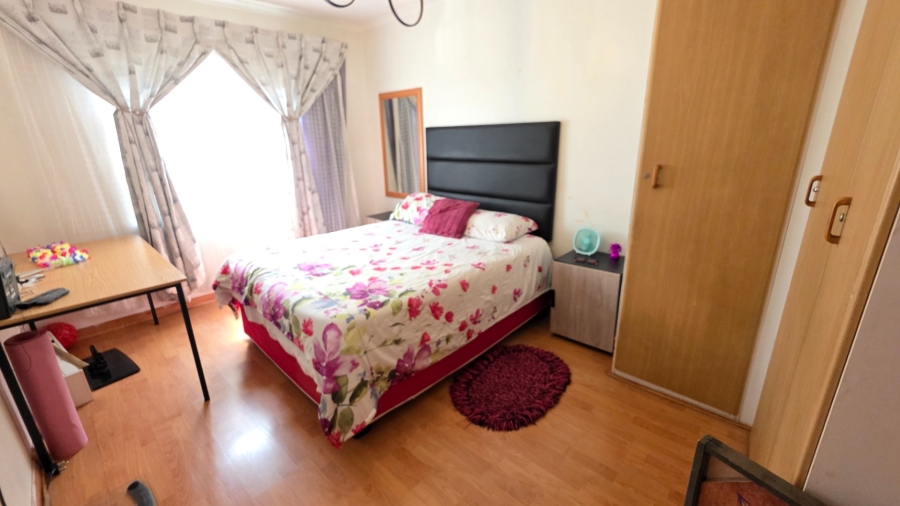 4 Bedroom Property for Sale in Laudium Gauteng