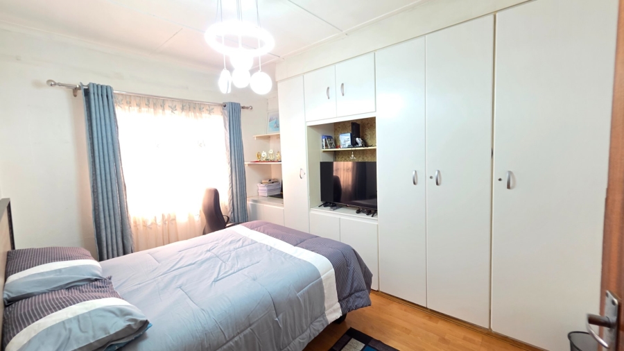 4 Bedroom Property for Sale in Laudium Gauteng