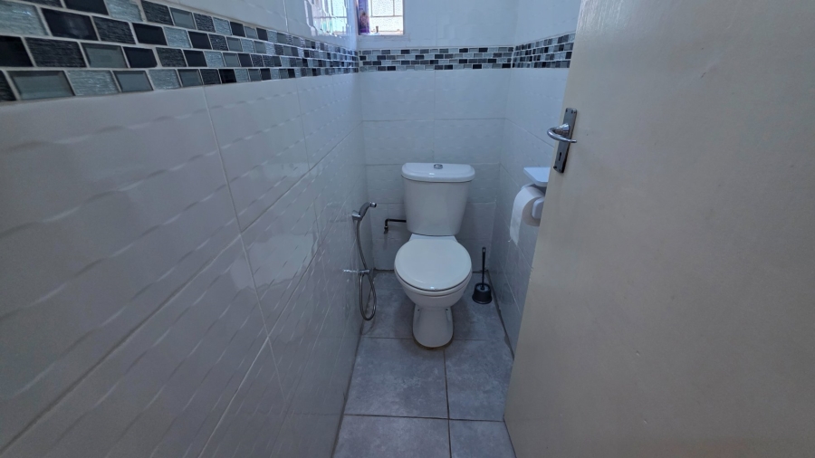 4 Bedroom Property for Sale in Laudium Gauteng