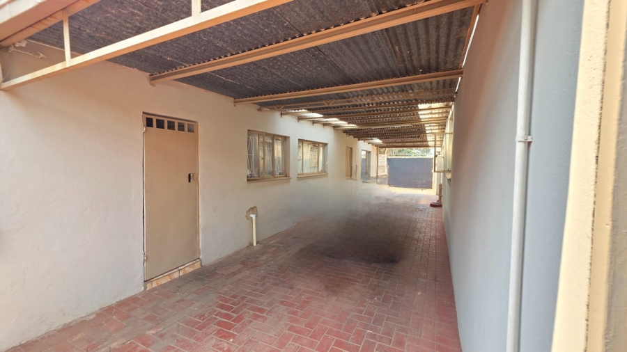 4 Bedroom Property for Sale in Laudium Gauteng