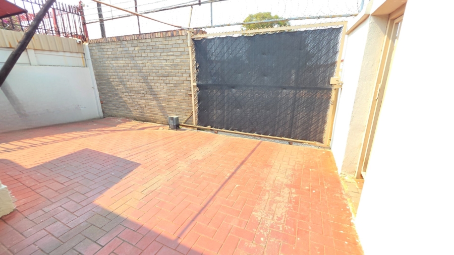 4 Bedroom Property for Sale in Laudium Gauteng