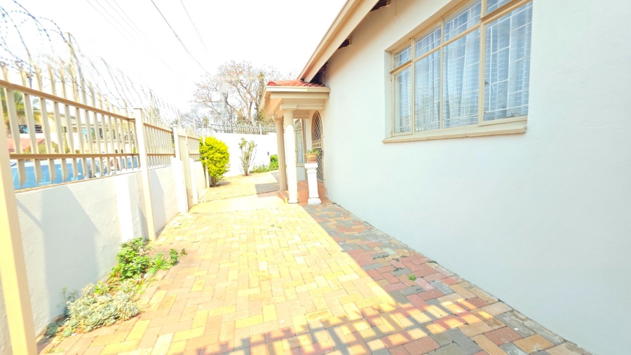 4 Bedroom Property for Sale in Laudium Gauteng