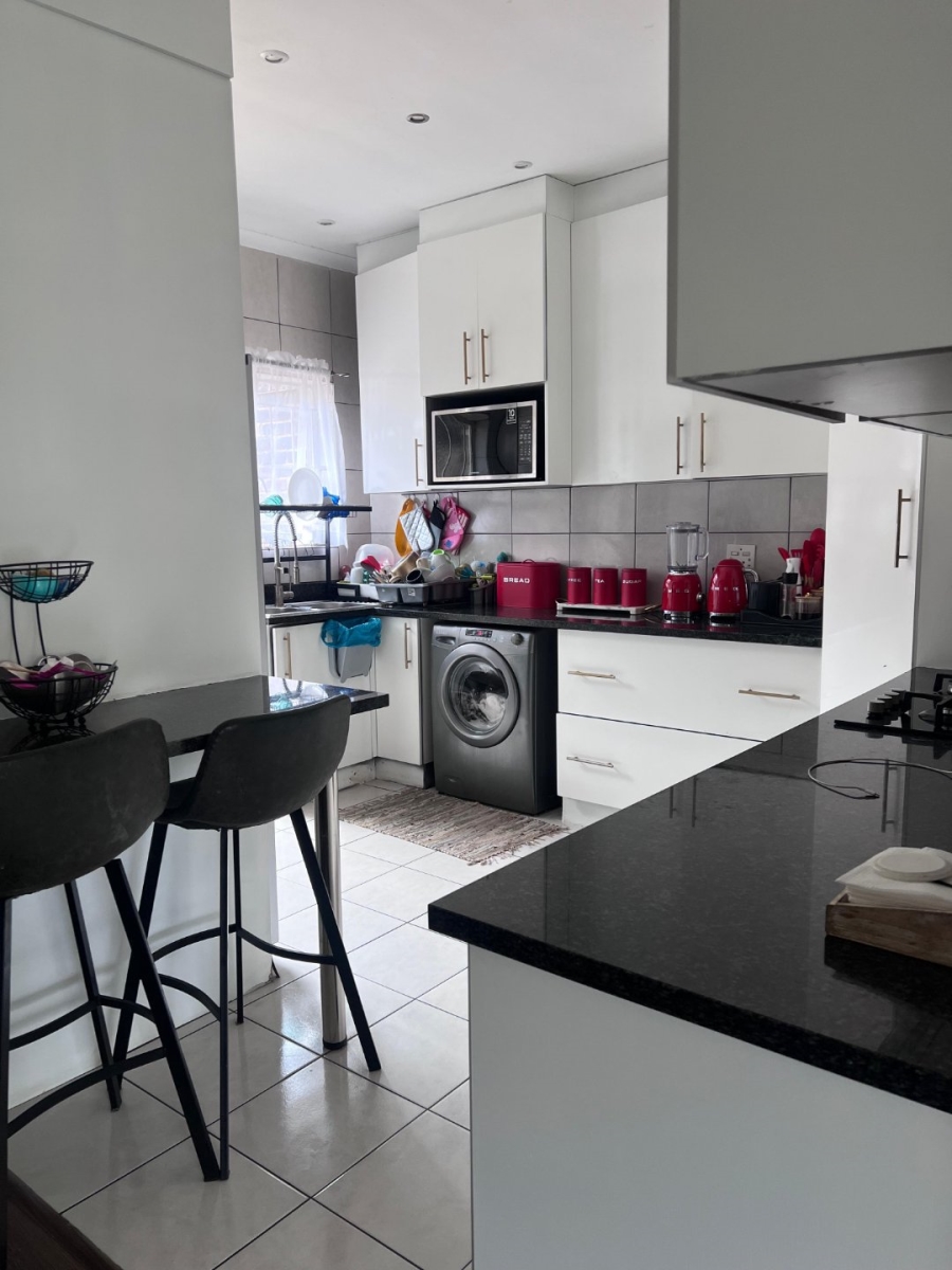 To Let 3 Bedroom Property for Rent in Bedford Gardens Gauteng