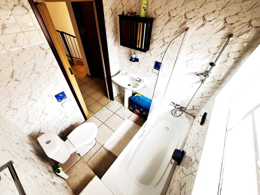 To Let 3 Bedroom Property for Rent in Wierda Park Gauteng