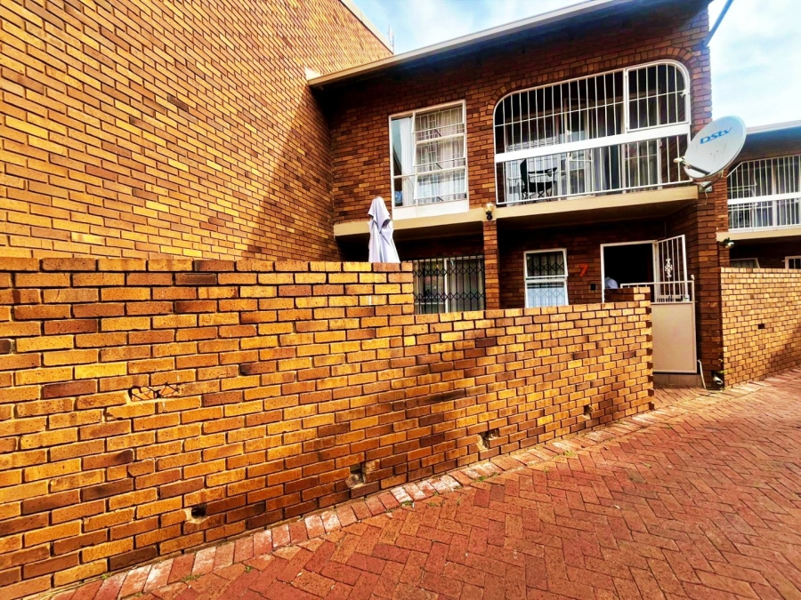 To Let 3 Bedroom Property for Rent in Wierda Park Gauteng