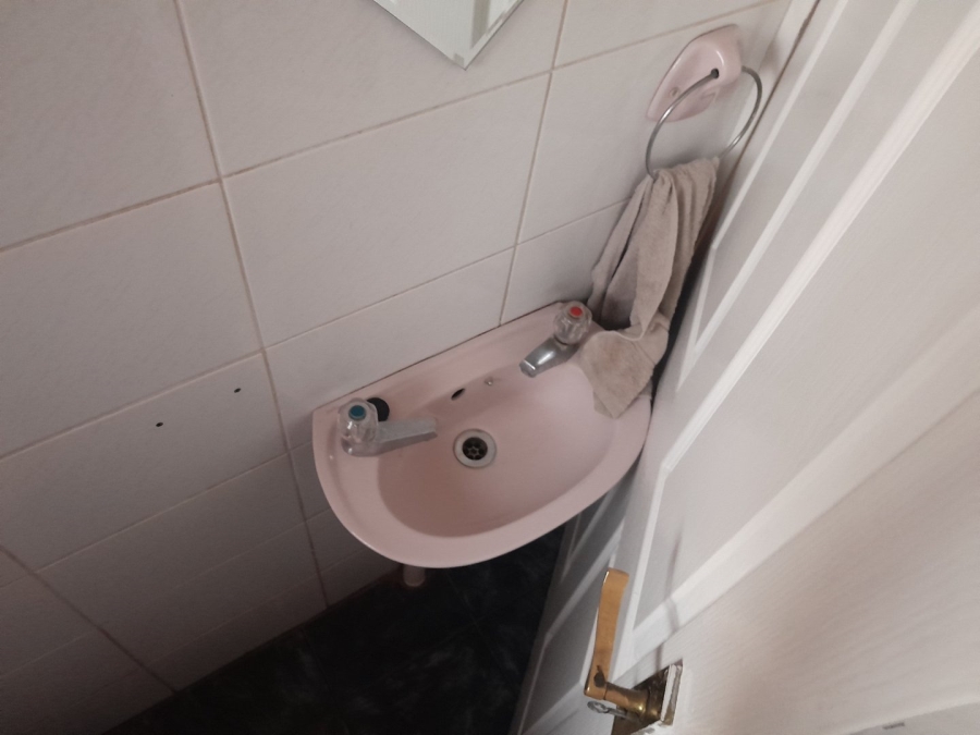 3 Bedroom Property for Sale in Cyrildene Gauteng