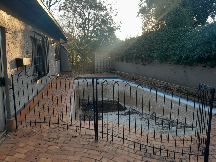 3 Bedroom Property for Sale in Cyrildene Gauteng