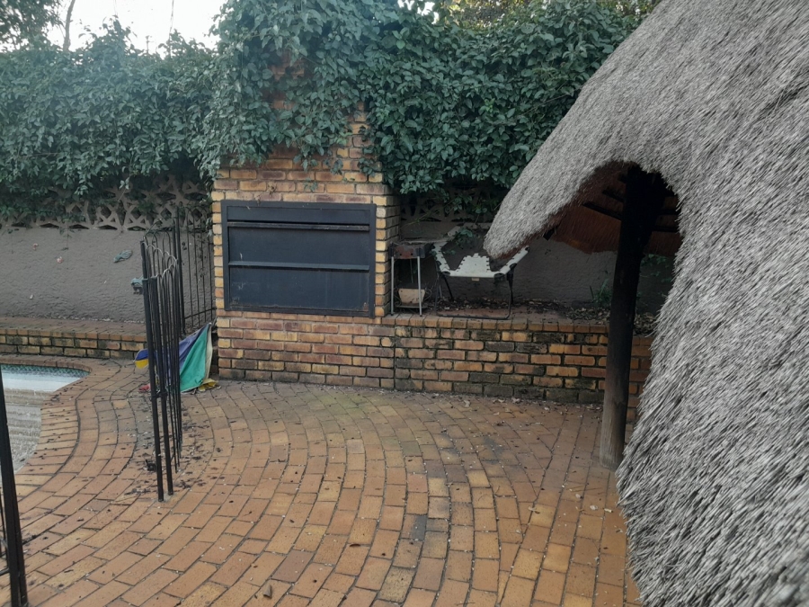 3 Bedroom Property for Sale in Cyrildene Gauteng
