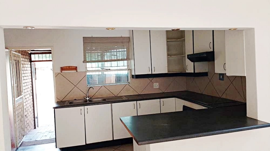 To Let 3 Bedroom Property for Rent in Wierda Park Gauteng