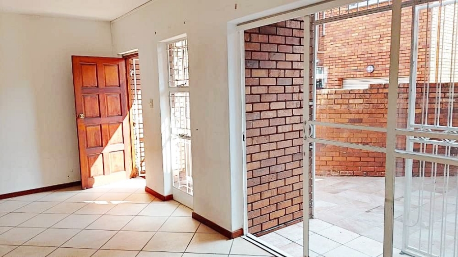 To Let 3 Bedroom Property for Rent in Wierda Park Gauteng