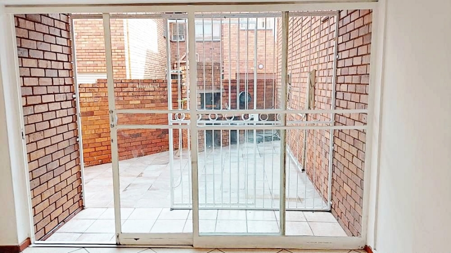 To Let 3 Bedroom Property for Rent in Wierda Park Gauteng