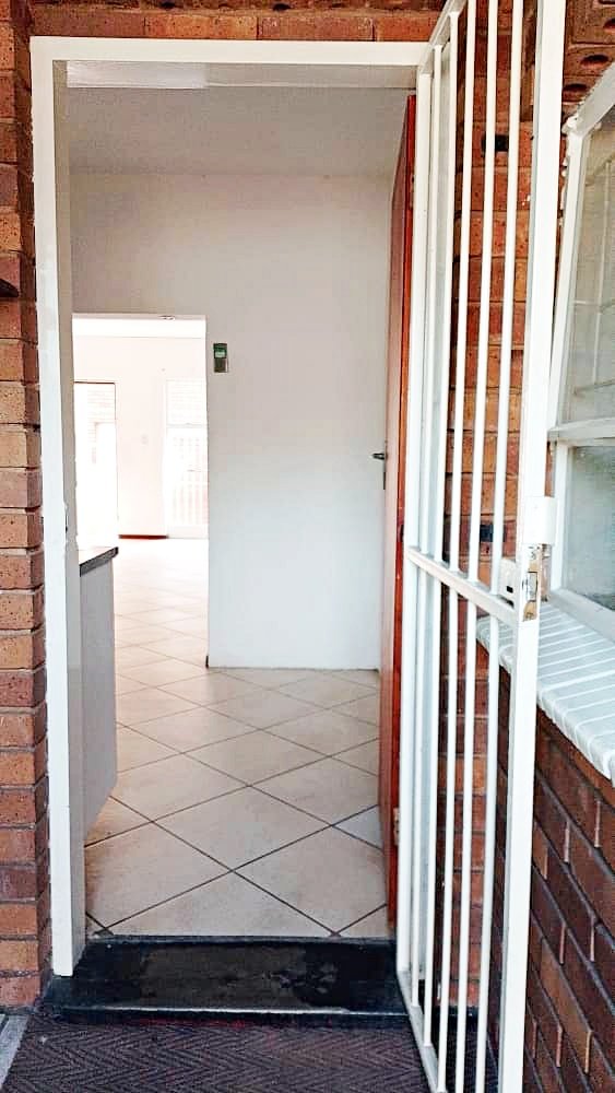 To Let 3 Bedroom Property for Rent in Wierda Park Gauteng