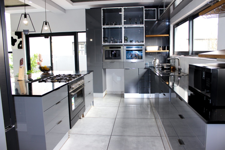 6 Bedroom Property for Sale in The Hills Game Reserve Estate Gauteng