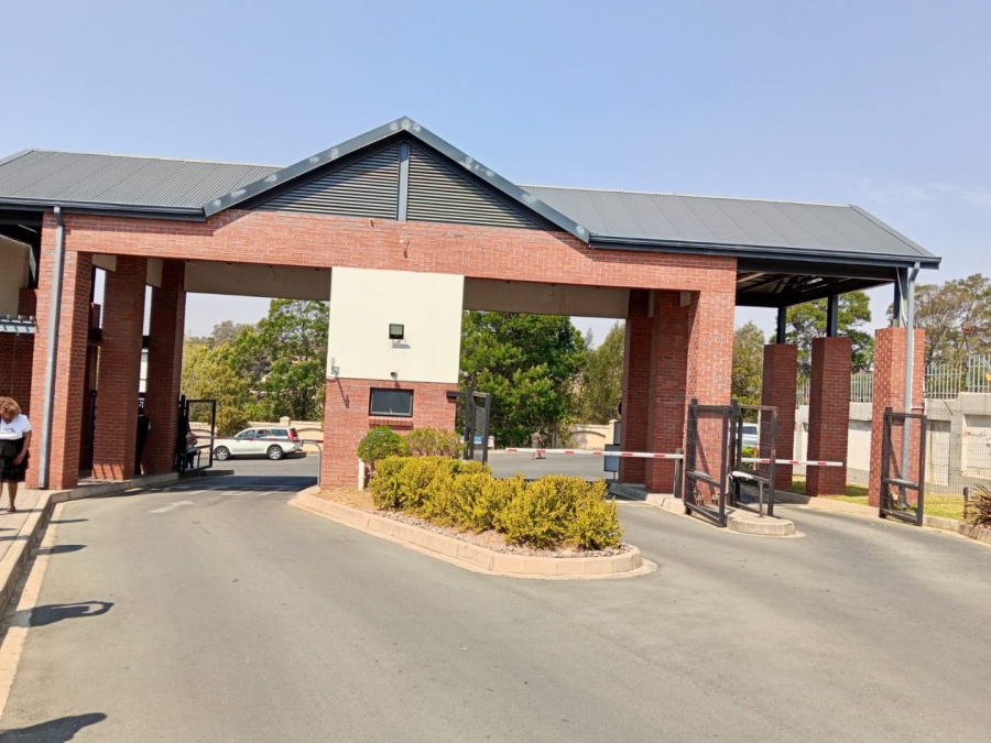 2 Bedroom Property for Sale in Noordhang Gauteng