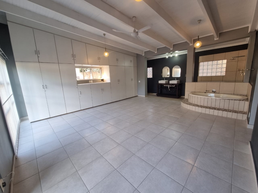 4 Bedroom Property for Sale in Moreleta Park Gauteng