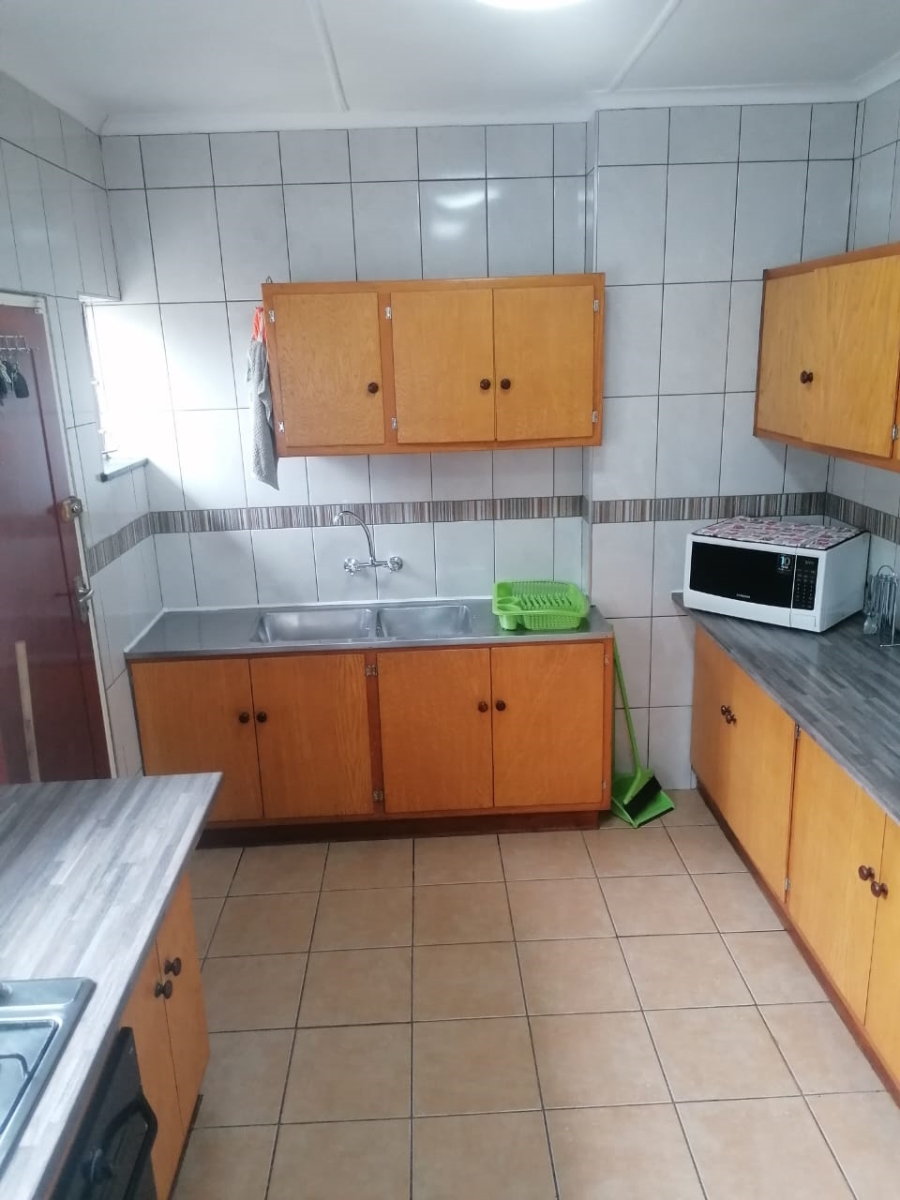 5 Bedroom Property for Sale in Birchleigh Gauteng