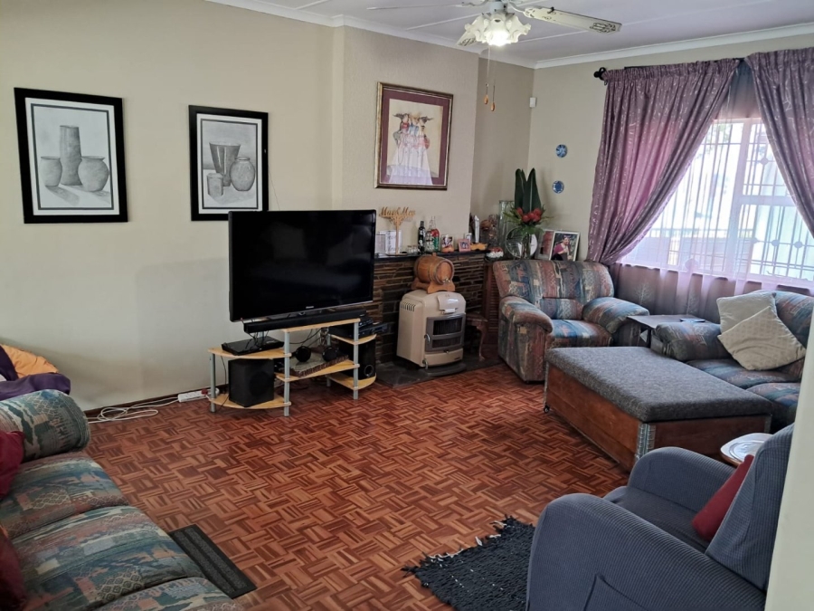 5 Bedroom Property for Sale in Birchleigh Gauteng