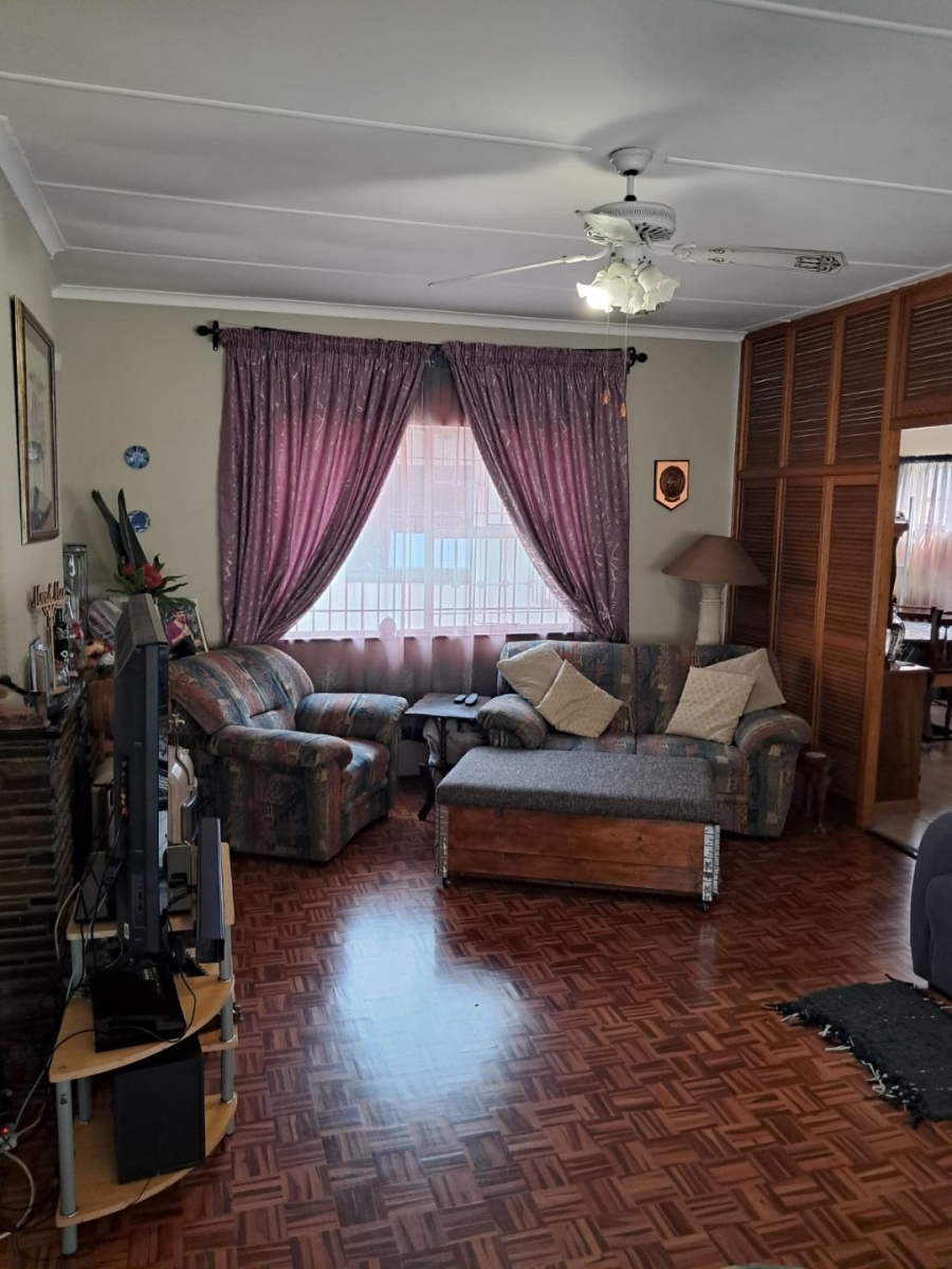 5 Bedroom Property for Sale in Birchleigh Gauteng