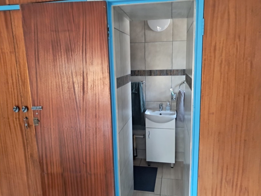 5 Bedroom Property for Sale in Birchleigh Gauteng