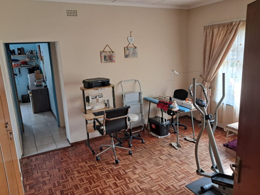 5 Bedroom Property for Sale in Birchleigh Gauteng