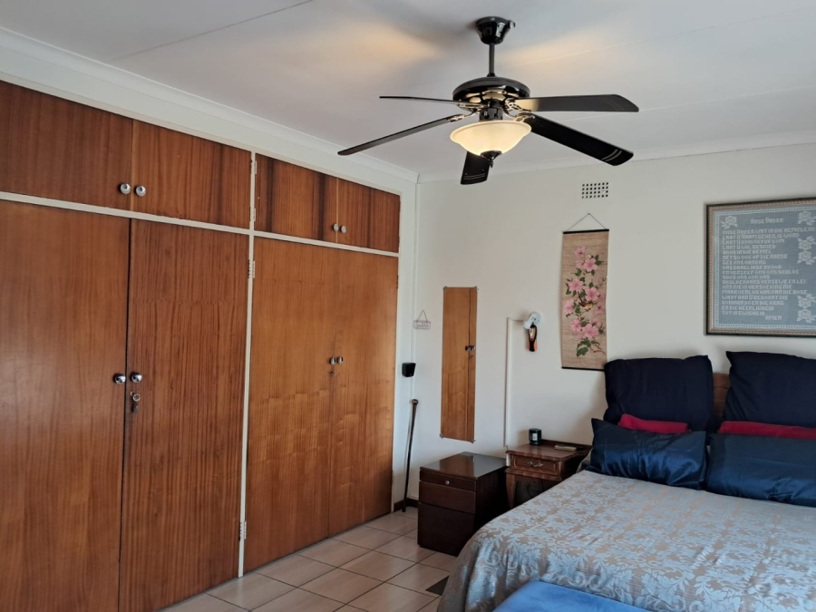 5 Bedroom Property for Sale in Birchleigh Gauteng
