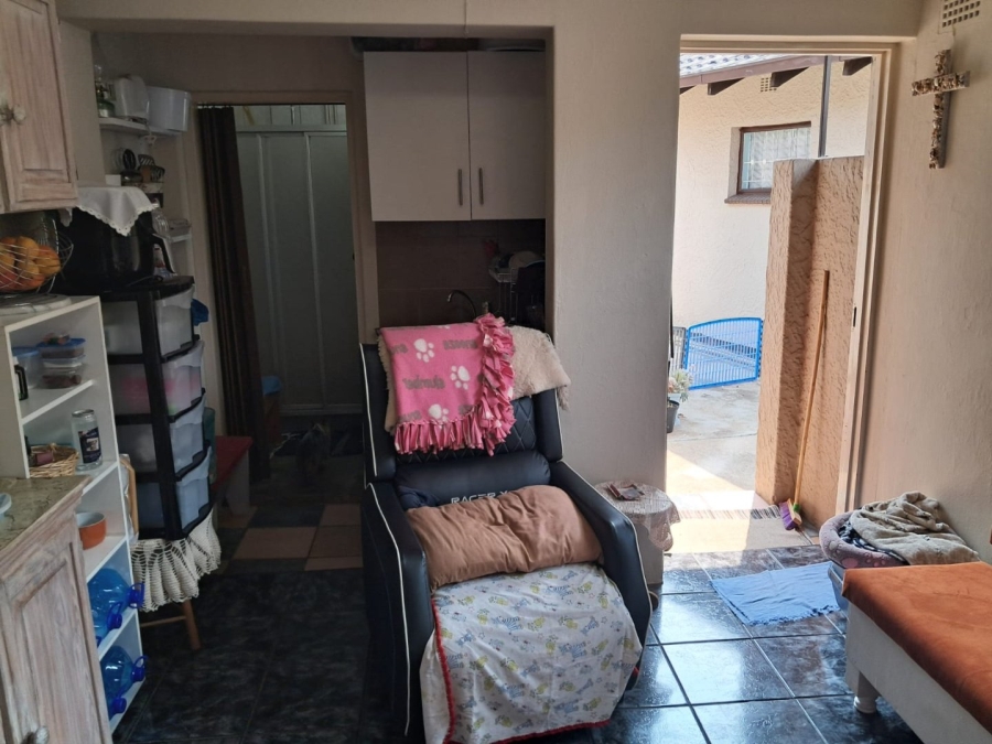 5 Bedroom Property for Sale in Birchleigh Gauteng