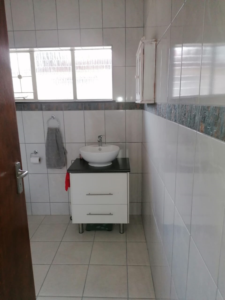 5 Bedroom Property for Sale in Birchleigh Gauteng