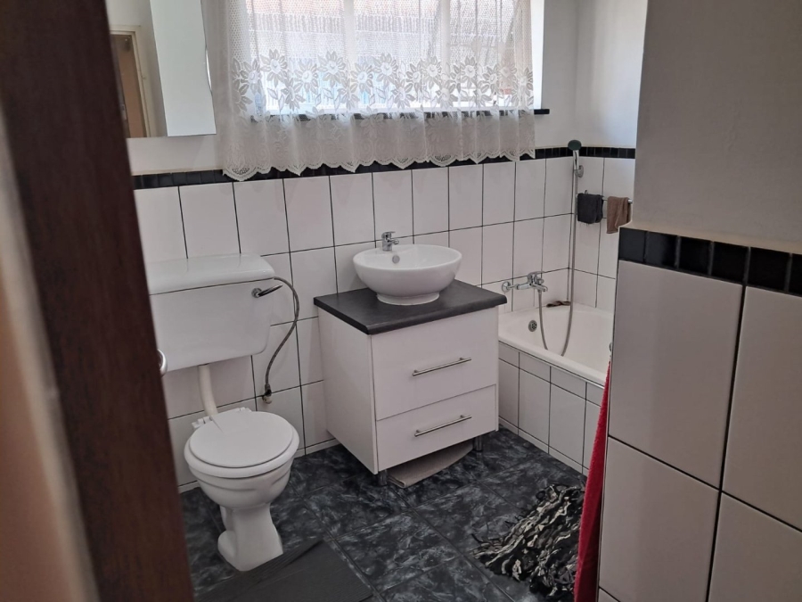 5 Bedroom Property for Sale in Birchleigh Gauteng