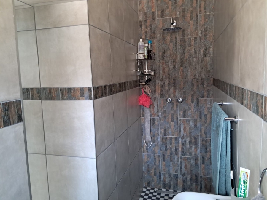 5 Bedroom Property for Sale in Birchleigh Gauteng