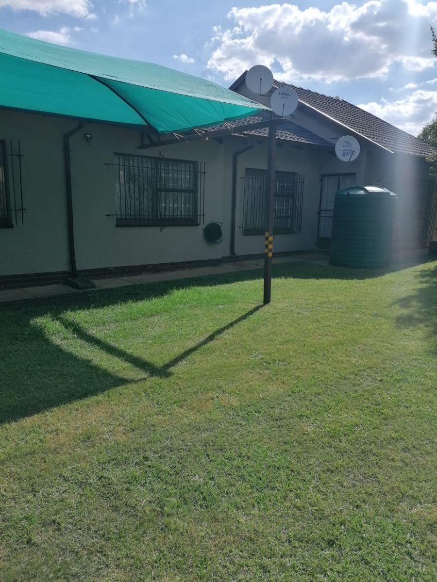 5 Bedroom Property for Sale in Birchleigh Gauteng
