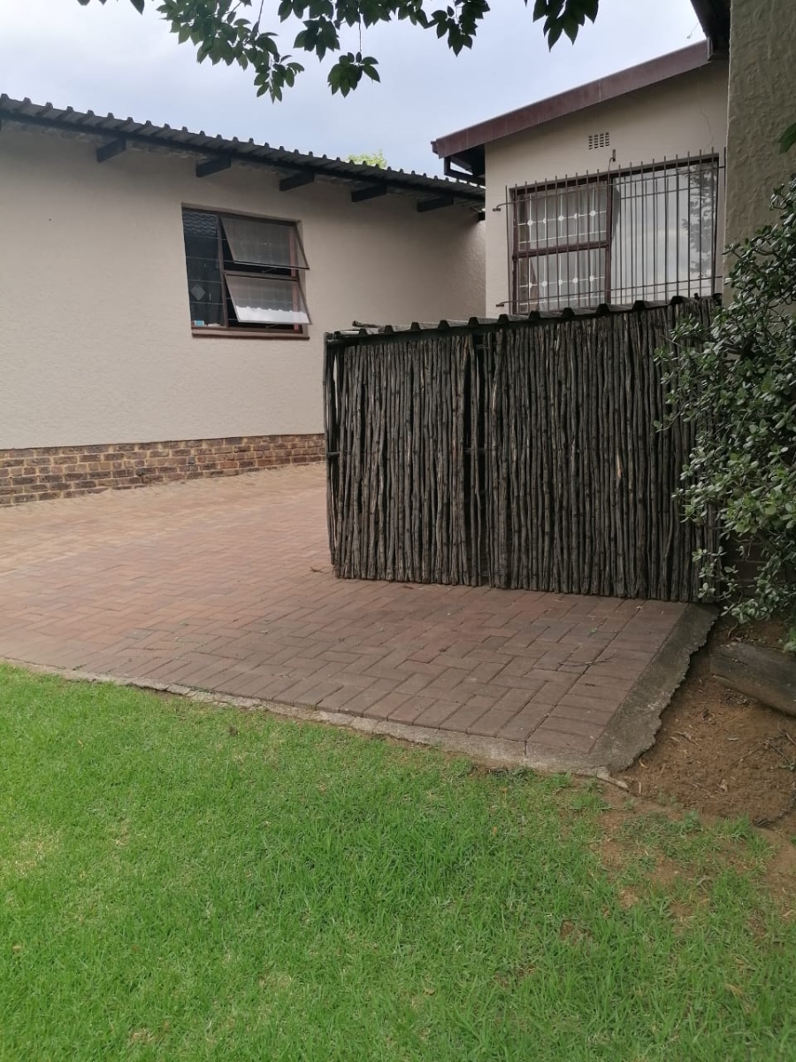 5 Bedroom Property for Sale in Birchleigh Gauteng