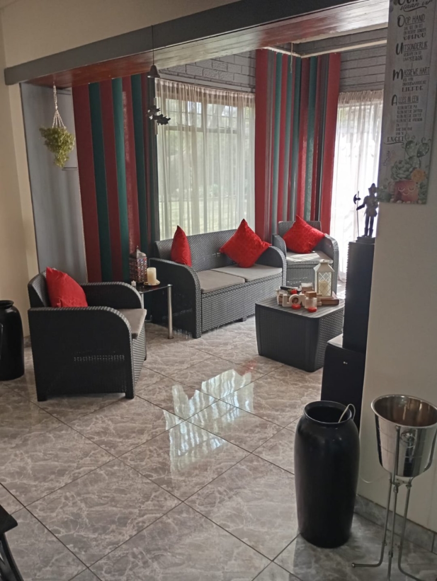 3 Bedroom Property for Sale in Selcourt Gauteng
