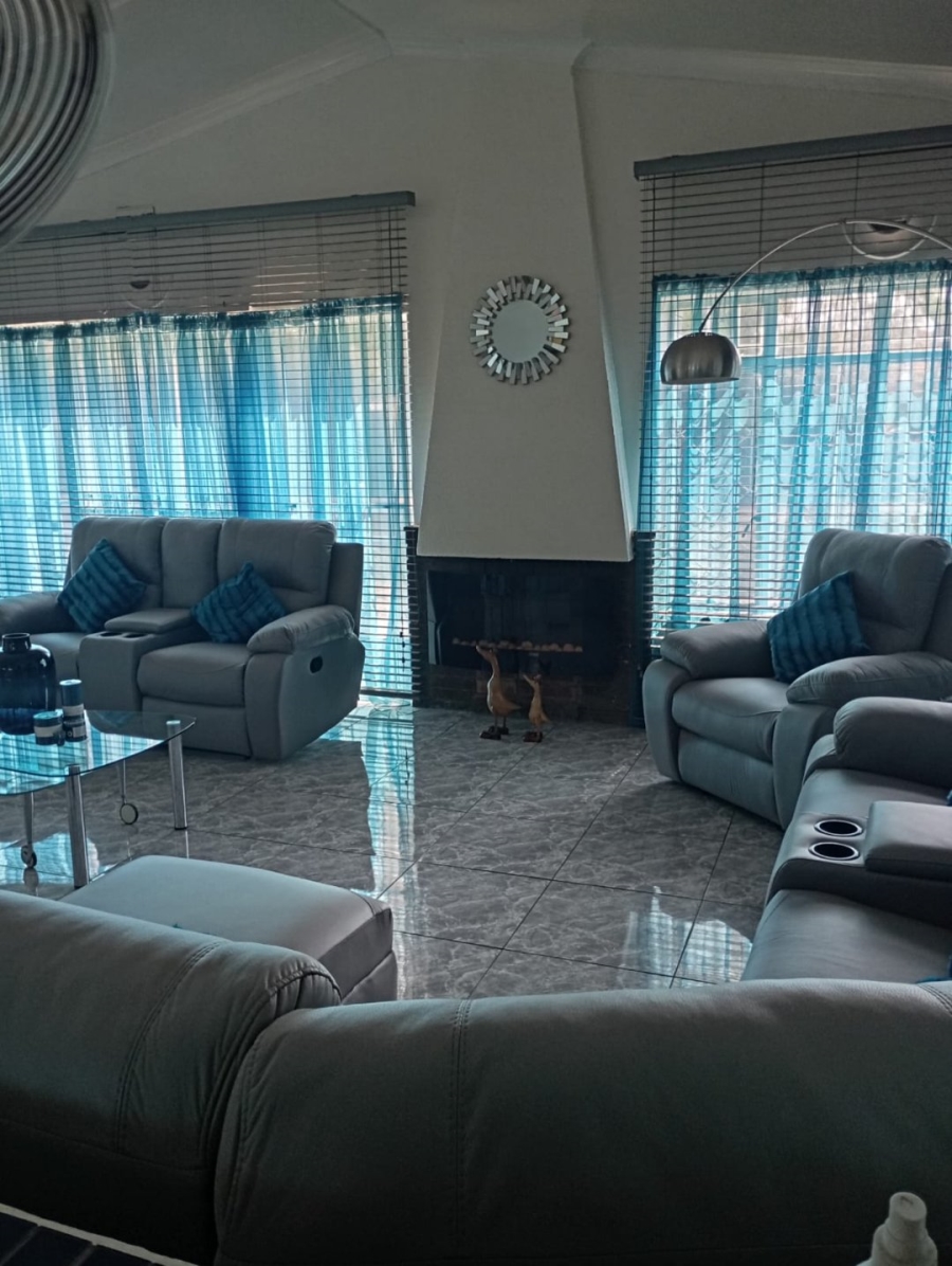 3 Bedroom Property for Sale in Selcourt Gauteng