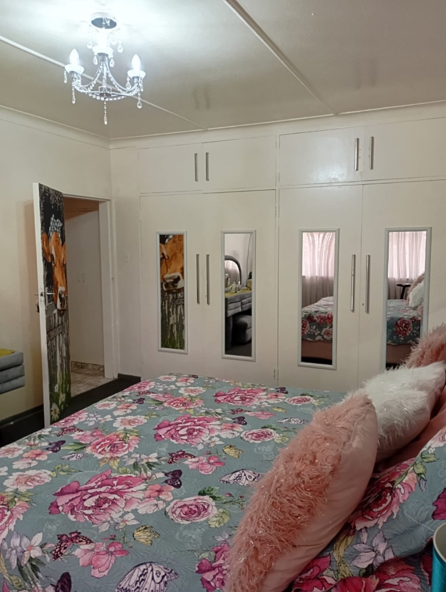 3 Bedroom Property for Sale in Selcourt Gauteng