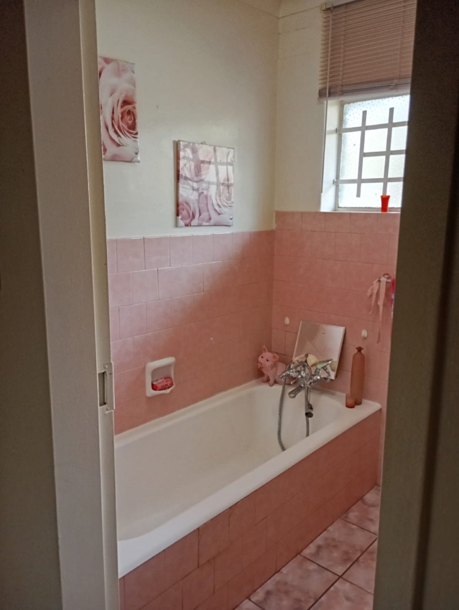 3 Bedroom Property for Sale in Selcourt Gauteng