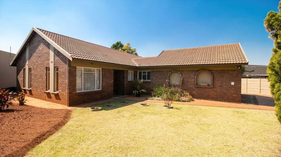 3 Bedroom Property for Sale in Birchleigh Gauteng