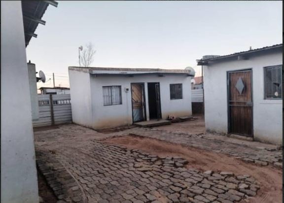 5 Bedroom Property for Sale in Daveyton Gauteng