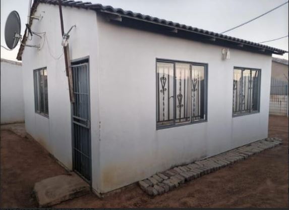 5 Bedroom Property for Sale in Daveyton Gauteng