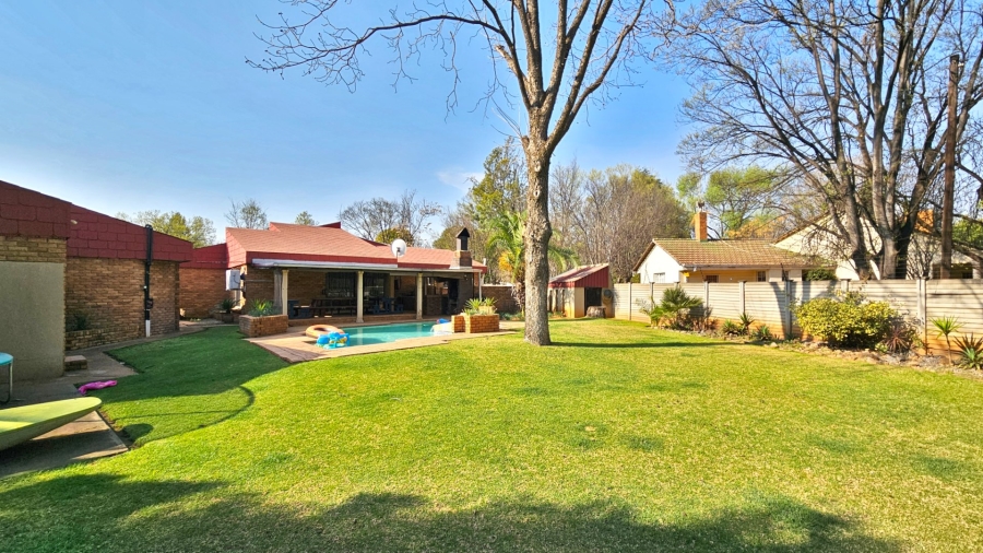 4 Bedroom Property for Sale in Three Rivers Proper Gauteng
