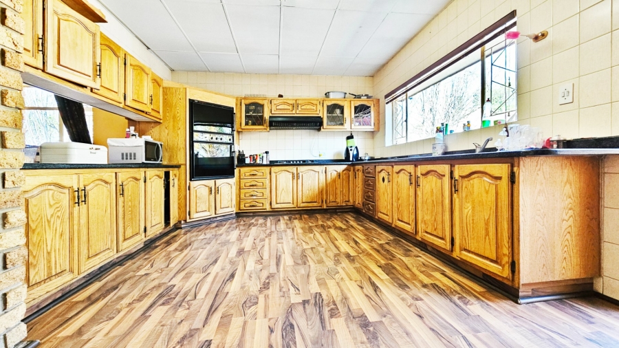 4 Bedroom Property for Sale in Three Rivers Proper Gauteng