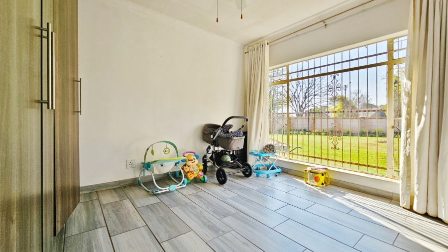 4 Bedroom Property for Sale in Three Rivers Proper Gauteng
