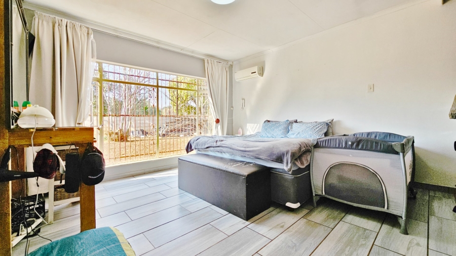 4 Bedroom Property for Sale in Three Rivers Proper Gauteng