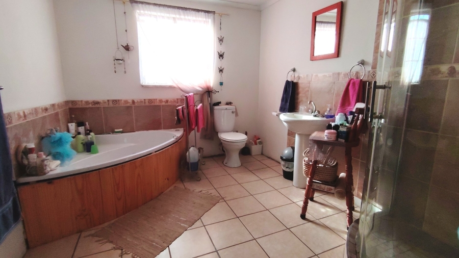  Bedroom Property for Sale in Nelsonia Gauteng